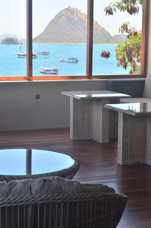 Hotel Blue Parrot à Labuan Bajo Extérieur photo