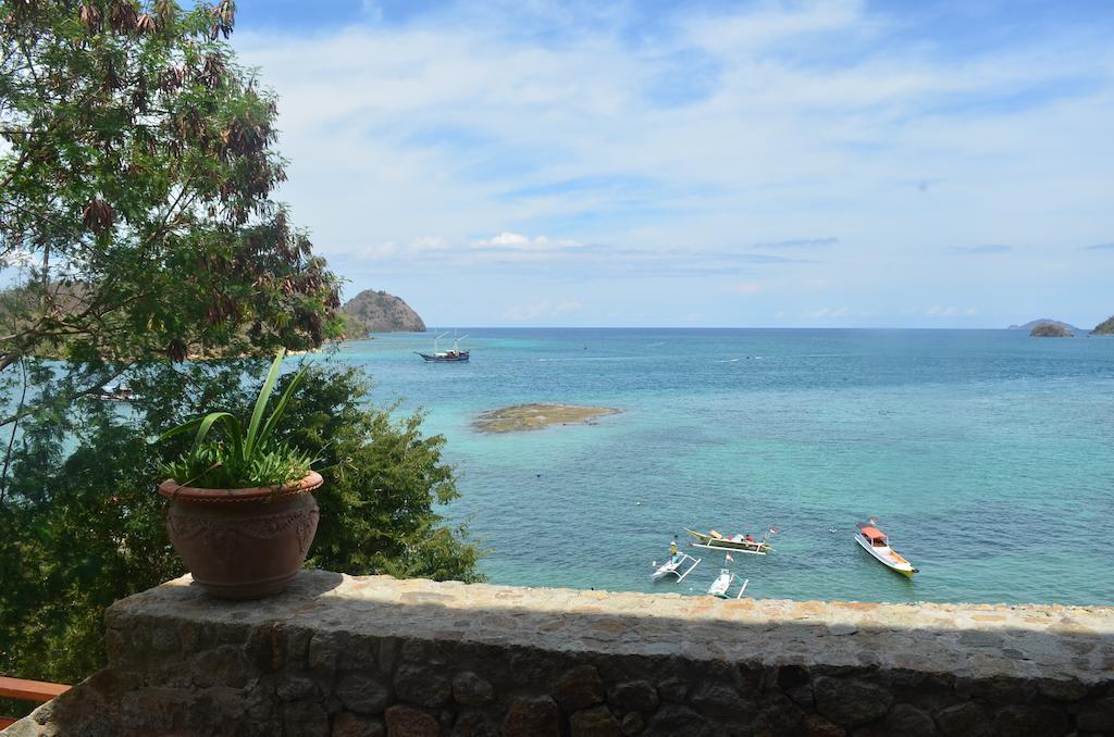 Hotel Blue Parrot à Labuan Bajo Chambre photo